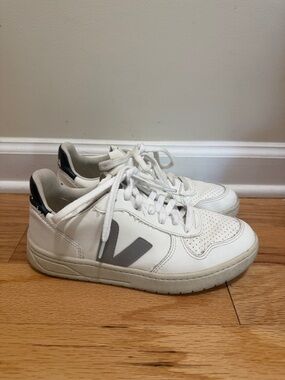 Veja - V10 White Oxford Grey Black Sneaker (US 7)